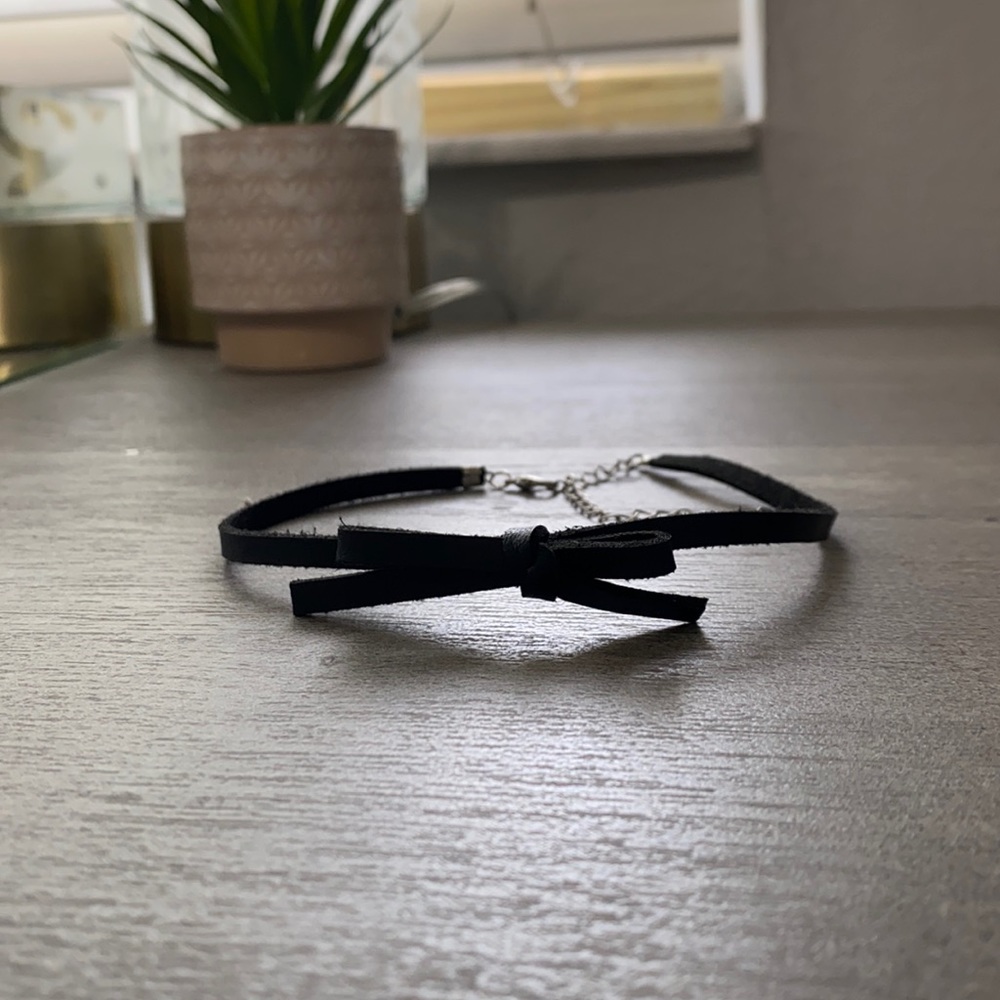 Black Choker w Tie
